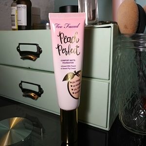Peach perfect comfort matte foundation